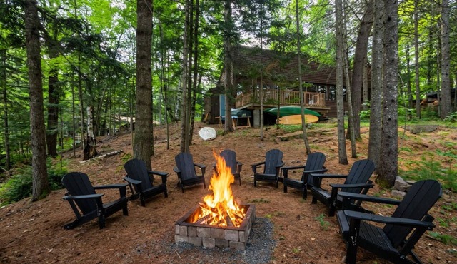 Cozy Lakefront Cottage | Firepit, Dock & Lake Access