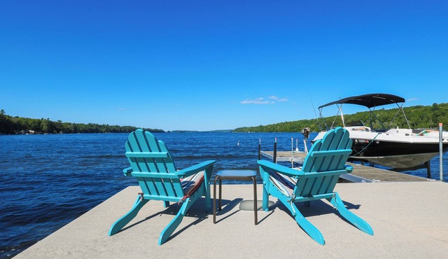 Cozy Lakefront Cottage