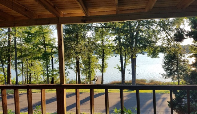 Cozy Lakefront Family Friendly Home With Large Covered Porch And Private Dock.