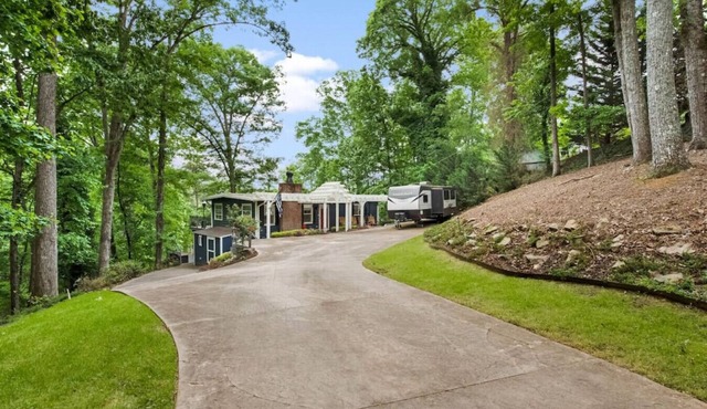 Cozy Lakefront Home w/Boat Dock