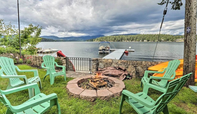 Cozy Lakefront Honeymoon Bay Studio w/ Hot Tub!