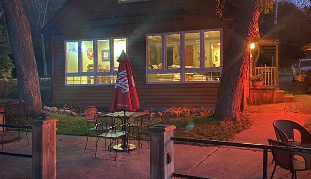 Cozy Lakefront House