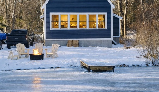 Cozy Lakehouse with modern updates