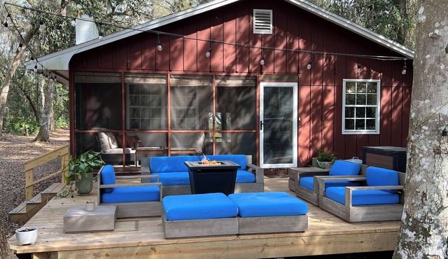Cozy Lakeside Cabin in Melrose