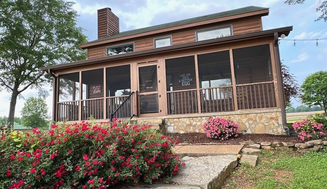 Cozy Lakeside Cabin w/Private Doc, Pool, & Screened In Porch!