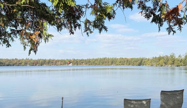 Cozy Lakeside Cottage in Woodview, ON - 6 bed, 2 bath