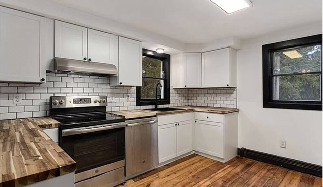 Cozy Lakeside Country Retreat