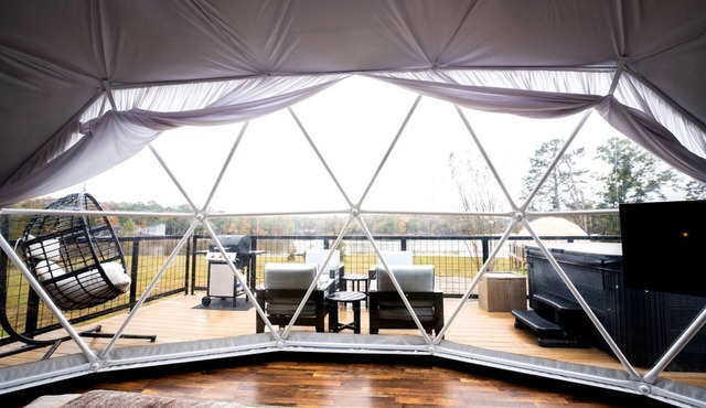 Cozy Lakeside Dome with Hot Tub in Cedar Bluff, Alabama