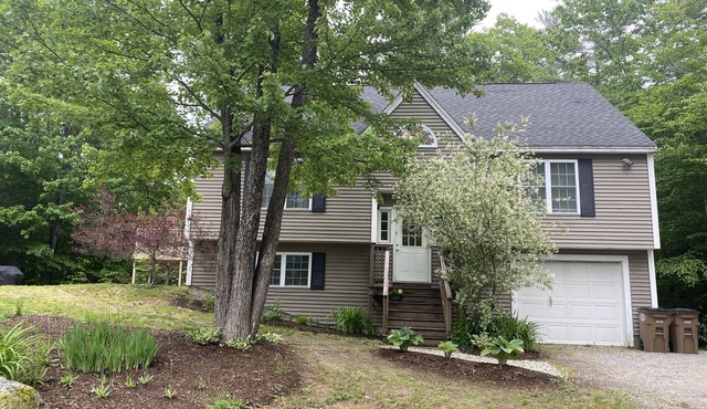 Cozy Lakeside Getaway with game room & outdoor patio