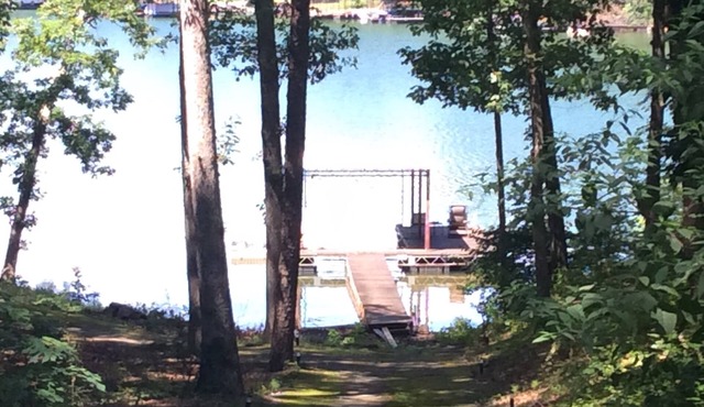 Cozy Lakeside home w beautiful view