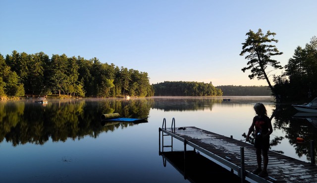 Cozy Lakeside Living