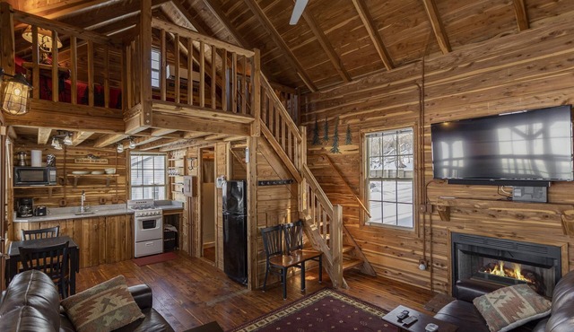Cozy Lakeside Log Cabin on Stone Lake w/50 Wooded Acres & Trails.