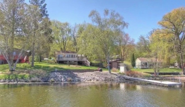 Cozy Lakeside Retreat: Charming Cabin on Lake Marie in South Haven, MN.