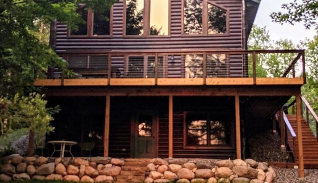 Cozy Lakeside Retreat with Stunning Sunset View!n