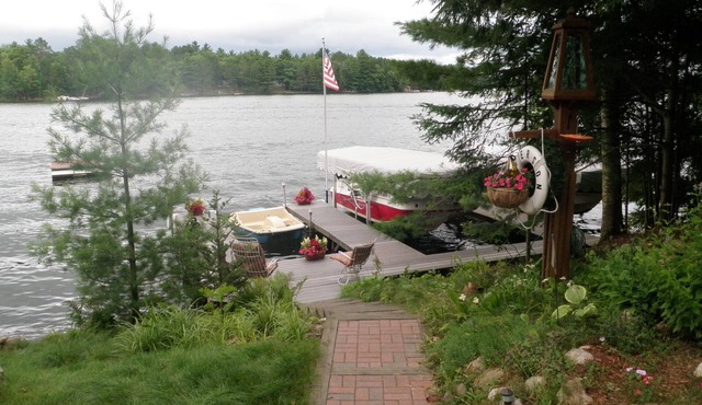 Cozy Lakeside Cabin w/Boat and Firepit