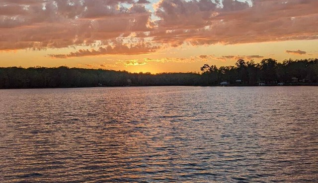 Cozy Lakeview cottage - Ideal ice fishing, snowmobiling