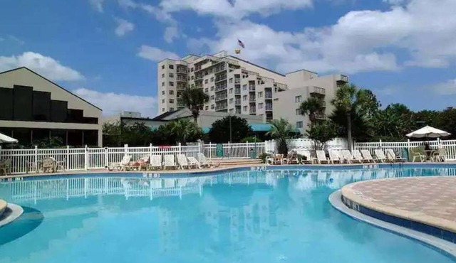 Cozy Lakeview Getaway/Near Universal Studios