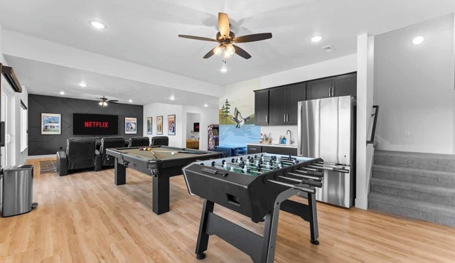 Cozy Lakeview Lodge - Pools, Hot Tub, & Game Room
