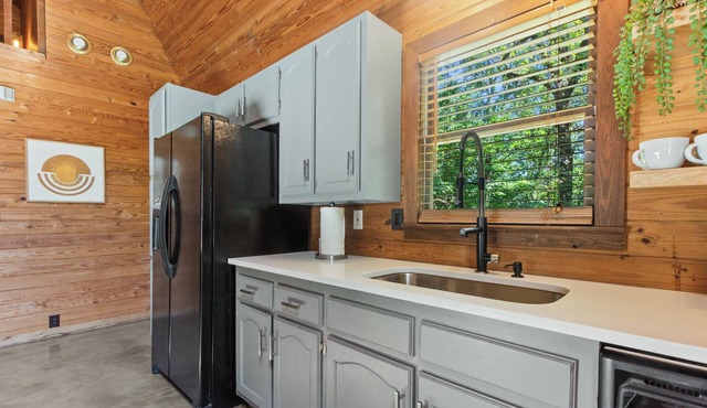 Cozy Lakeview Retreat in Tuscaloosa - 2 bedrooms
