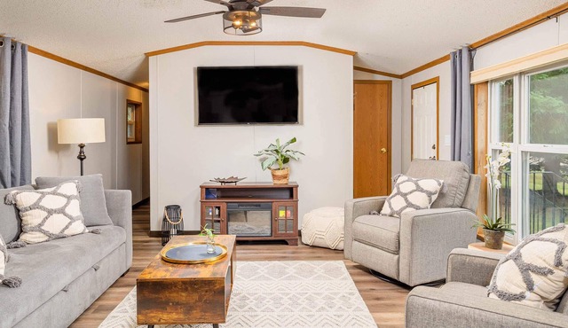 Cozy Lakewood home on Snowmobile Trails