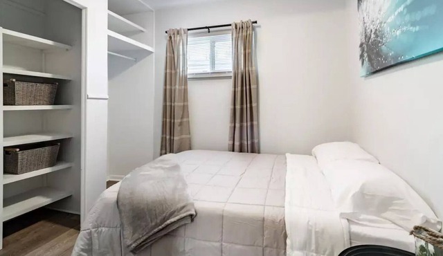 Cozy Lakewood Staycation