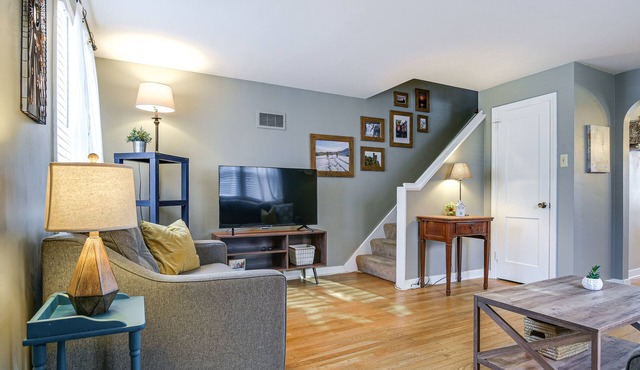 Cozy Lancaster Getaway ~ 8 Mi to The Amish Village