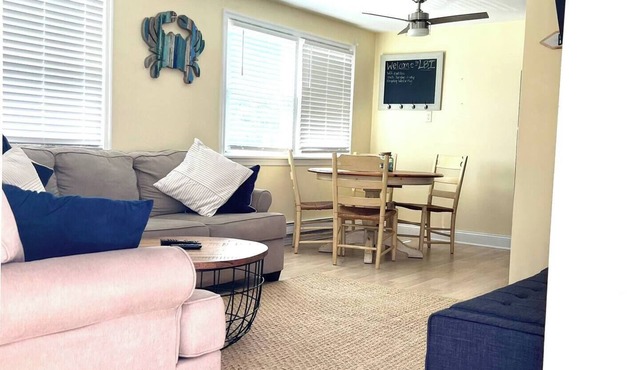Cozy LBI 1-bedroom apartment in Long Beach Island only 8 houses to the beach!