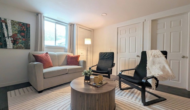 Cozy legal basement apartment close to Fergus and Elora - family friendly!