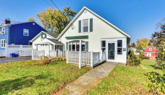 Cozy Lewiston Home < 10 Mi to Niagara Falls!