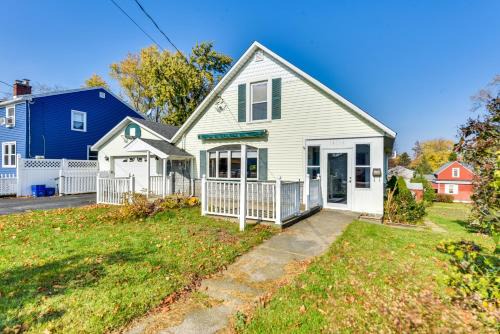 Cozy Lewiston Home Less Than 10 Mi to Niagara Falls!