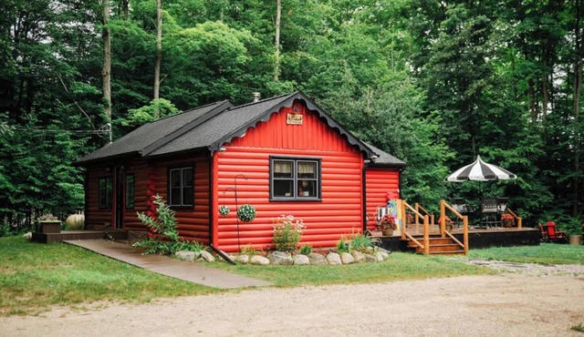 Cozy Lil Red Cabin; Water Frontage, Dog Friendly!