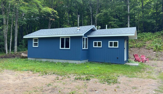 Cozy little cabin in the woods. 2 minutes away from Brule Lake boat landing!