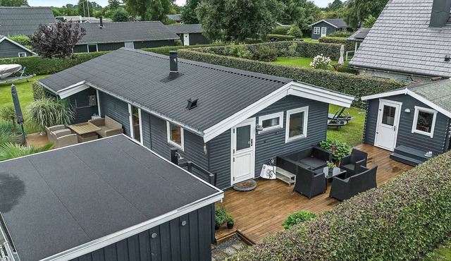 Cozy little holiday home near the beach