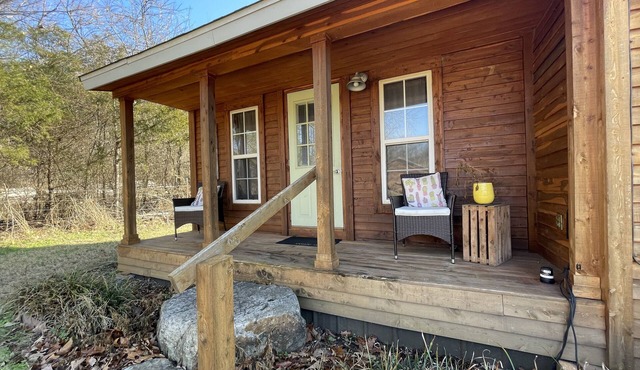 cozy Little House next to Pond w/scenic farm views. Pet friendly!