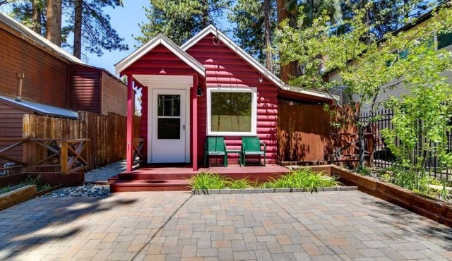 Cozy Little Red Cabin next to Cave Rock Lake Tahoe