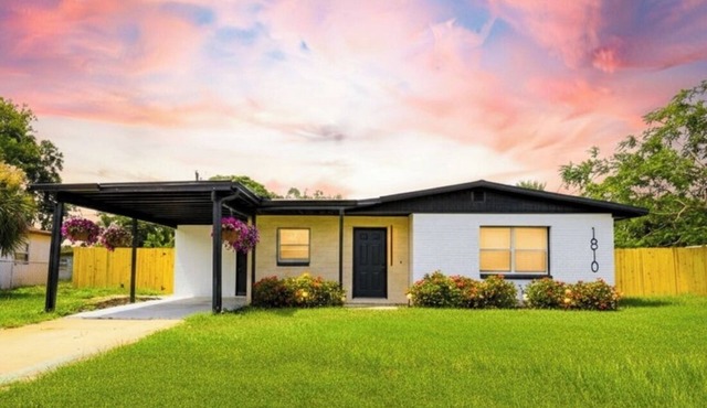 Cozy Little Villa in the Heart of CoCoa 15 min from cruise terminal, Beaches,
