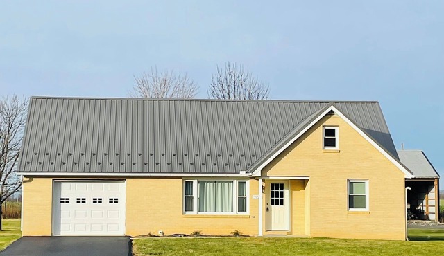 Cozy "Little Yellow House" in Chambersburg, PA.