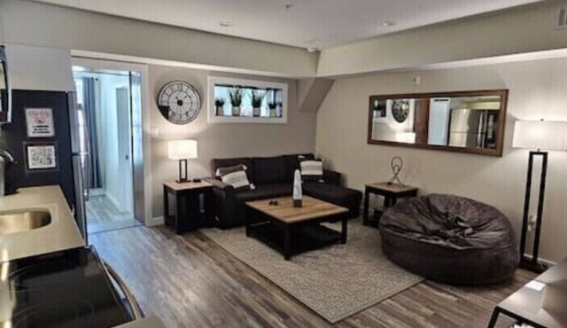 Cozy Living, conveniently located close to city nightlife and touring.