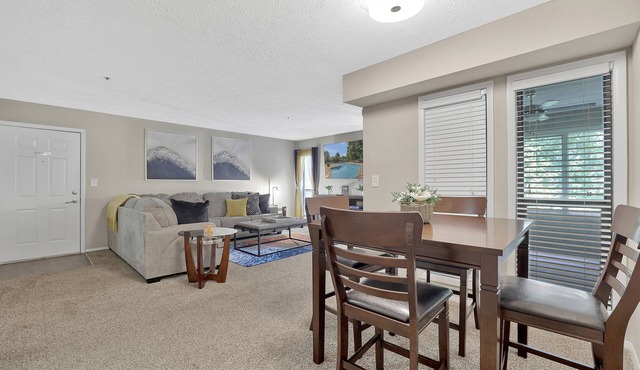 *Cozy Living-King Bed-Mins from dining and shopping - HooverMet - Finley Ctr*