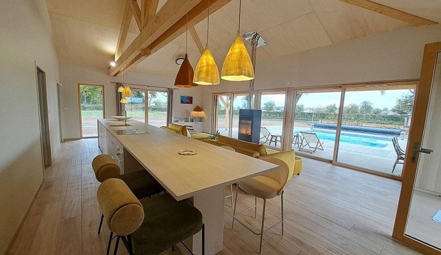 Cozy Lodge in Vivans with Pool and Spa, Pets Allowed