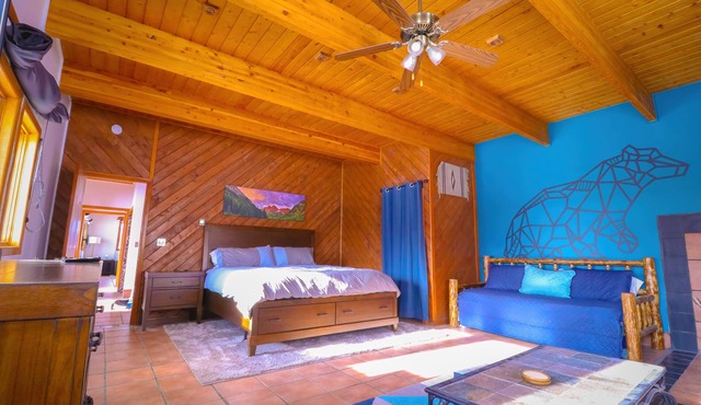 Cozy Lodge located in the heart of CB south. Near restaurants and bus