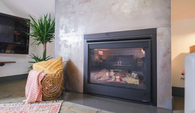 Cozy Loft in the Village of Virgil