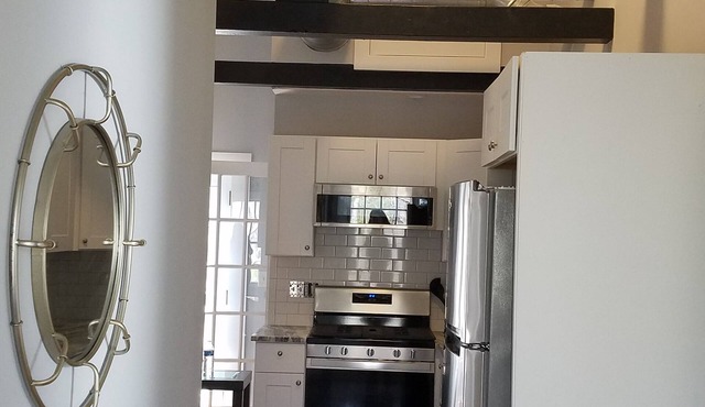 Cozy Loft for 4, 2 min to beaches, UNE, town, dining, outlets, fishing, hiking.