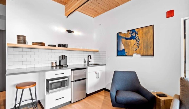 Cozy loft in Kendall Yards Suite-4