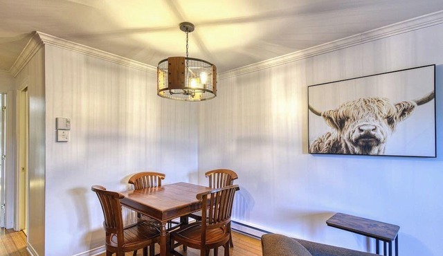 Cozy Loft in the Heart of Saint-Sauveur Village