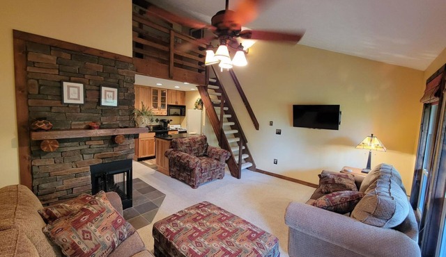 Cozy Loft nestled atop of Snowshoe