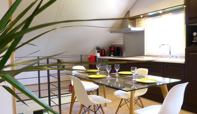 Cozy Loft: new, quiet, garden, BBQ, river, pkg . Milly-la-Foret