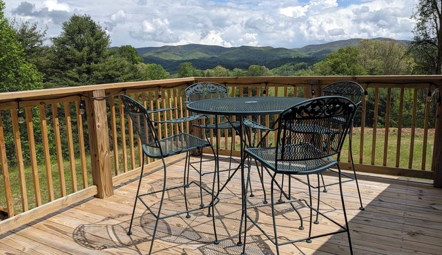 Cozy loft retreat w/Mountain Views in Mtn City near VA Creeper Trail & Damascus.