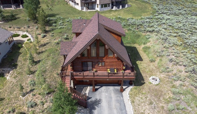 Cozy Log Built Home in the Heart of Granby minutes from Granby Ranch Ski Resort.