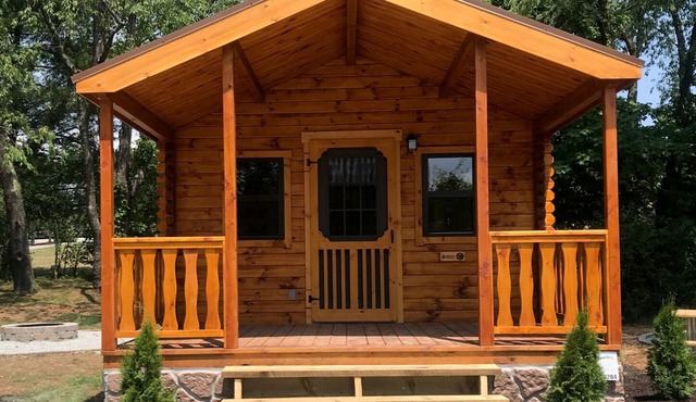 Cozy Log Cabin #5. Minutes from Seven Springs and Hidden Valley!